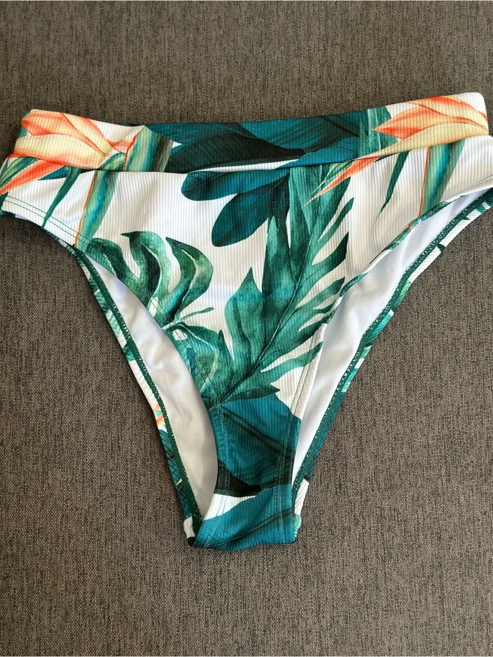 Cupshe Teal Scallop Tankini Top with Tropical Leaf Bikini Bottom